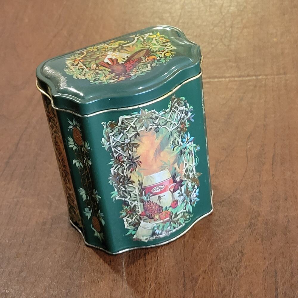 Vintage Christmas Tin England Holiday Tea 1981 Green Pineapples Gold Trim Avon